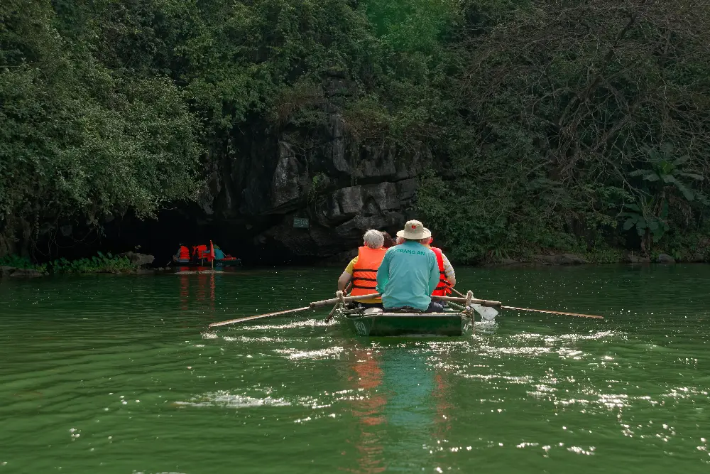 Tuyến quan sát chuyên sâu Danh thắng Tràng An tại Ninh Bình