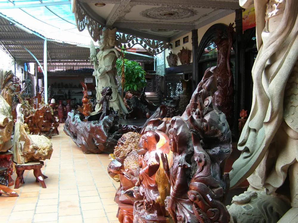 Local Stories at Linh Phuoc Pagoda in Da Lat