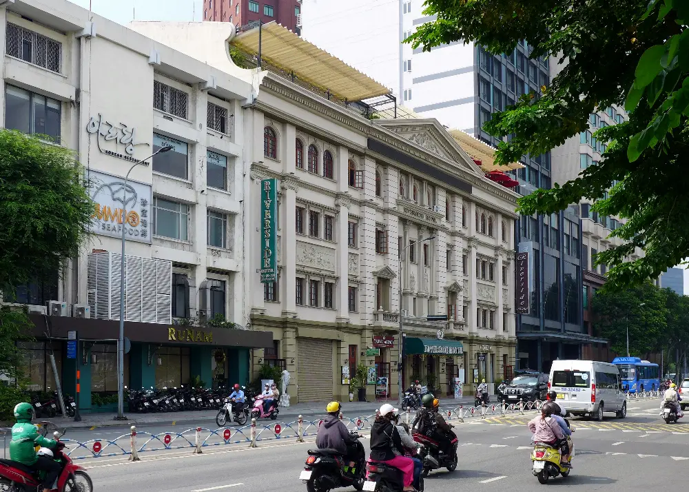 Saigon Walking Tour - 6-Hour Family Experience