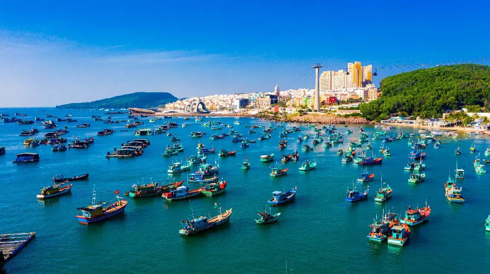 Walking Exploration around Hon Thom Island in Phu Quoc