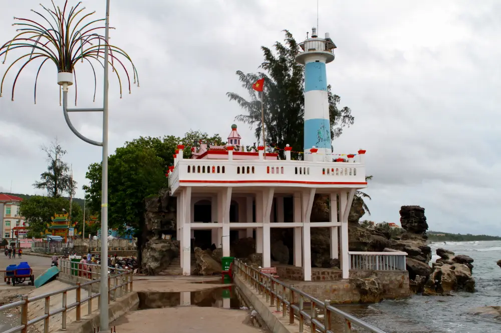 Photography Route at Dinh Cau Temple in Phu Quoc