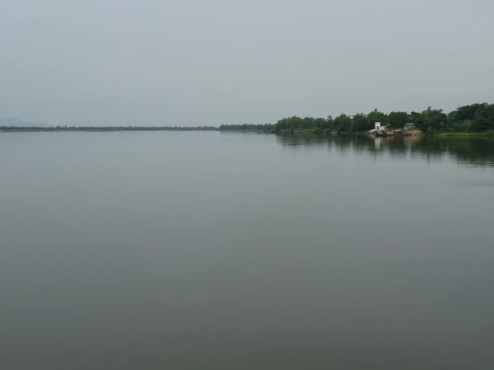 From Close-Up to Panorama at Thu Bon River in Hoi An