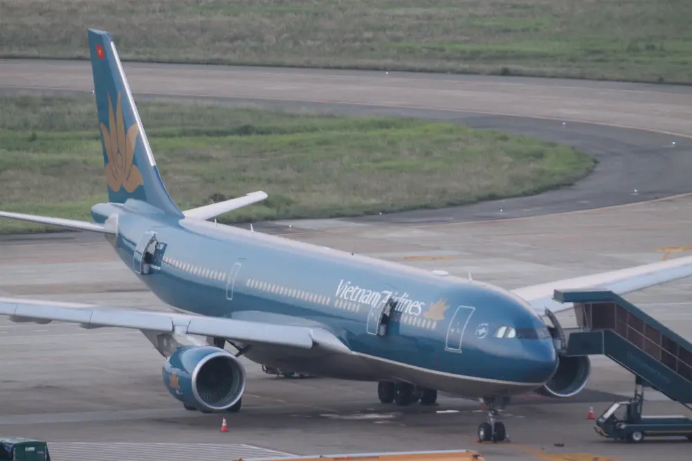 Vietnam Airlines Airbus A330 - Sedan Meet-and-Greet