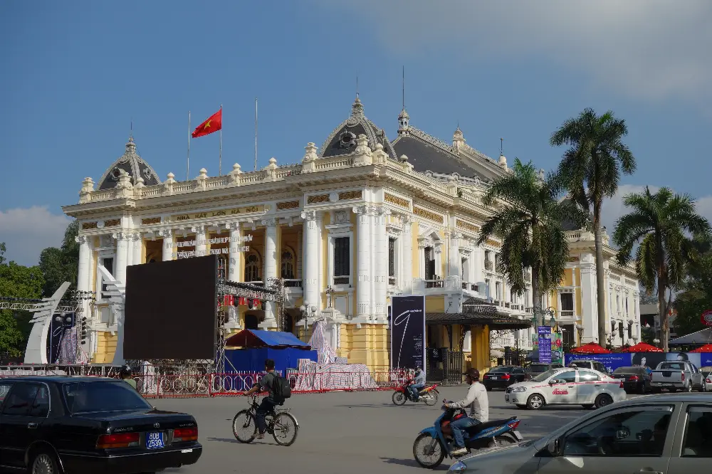 Walking Exploration around Hanoi Opera House