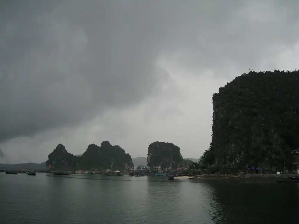 Bai Tu Long Bay in Ha Long Overview Tour