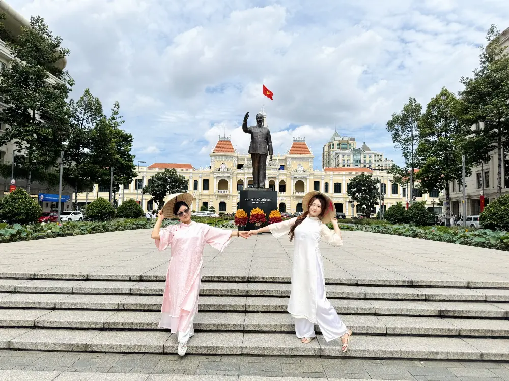 Guided Saigon Architecture Journey - 2-Hour Private Walk