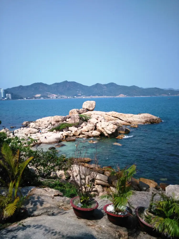 Lesser-Seen Perspectives of Hon Chong Promontory in Nha Trang