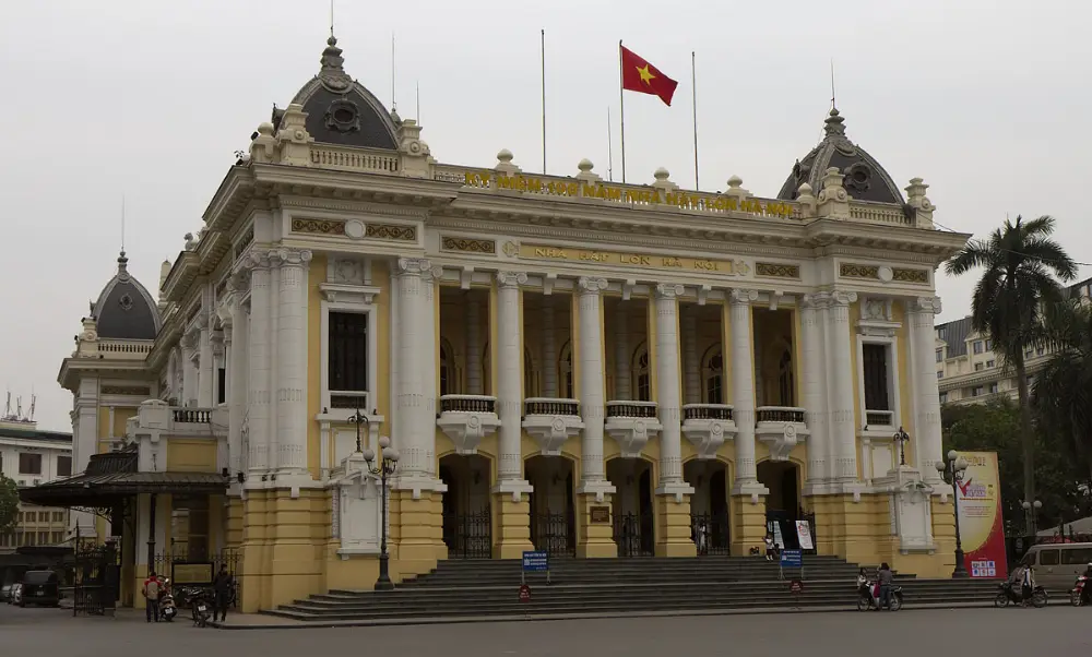 Walking Exploration around Hanoi Opera House