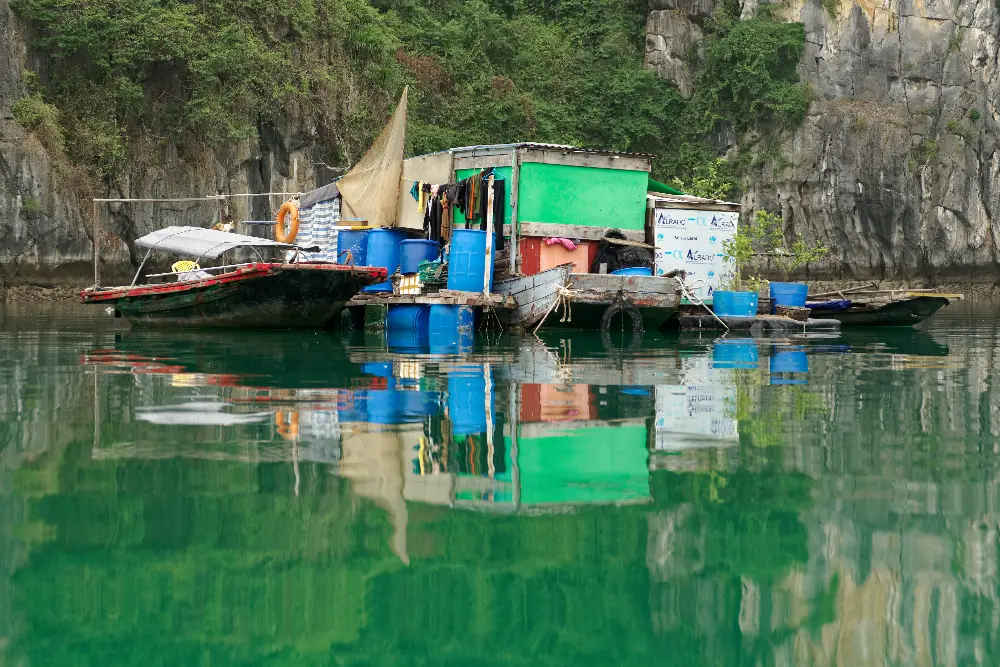 Câu chuyện địa phương tại Đảo Cát Bà