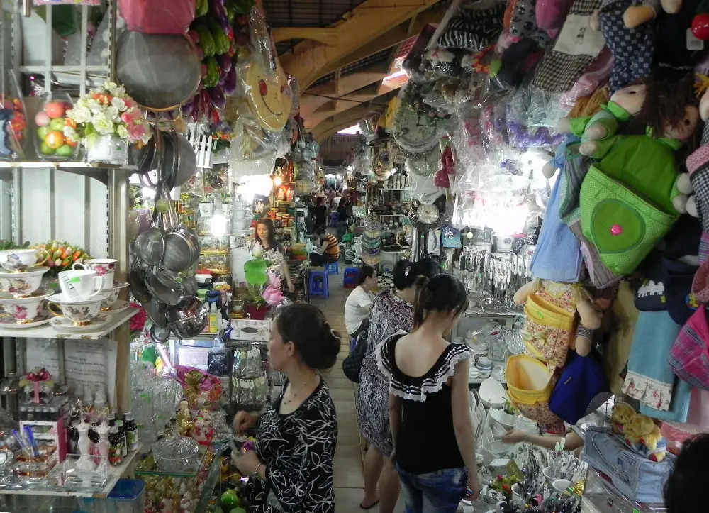 Historical Trail through Ben Thanh Market in Ho Chi Minh City