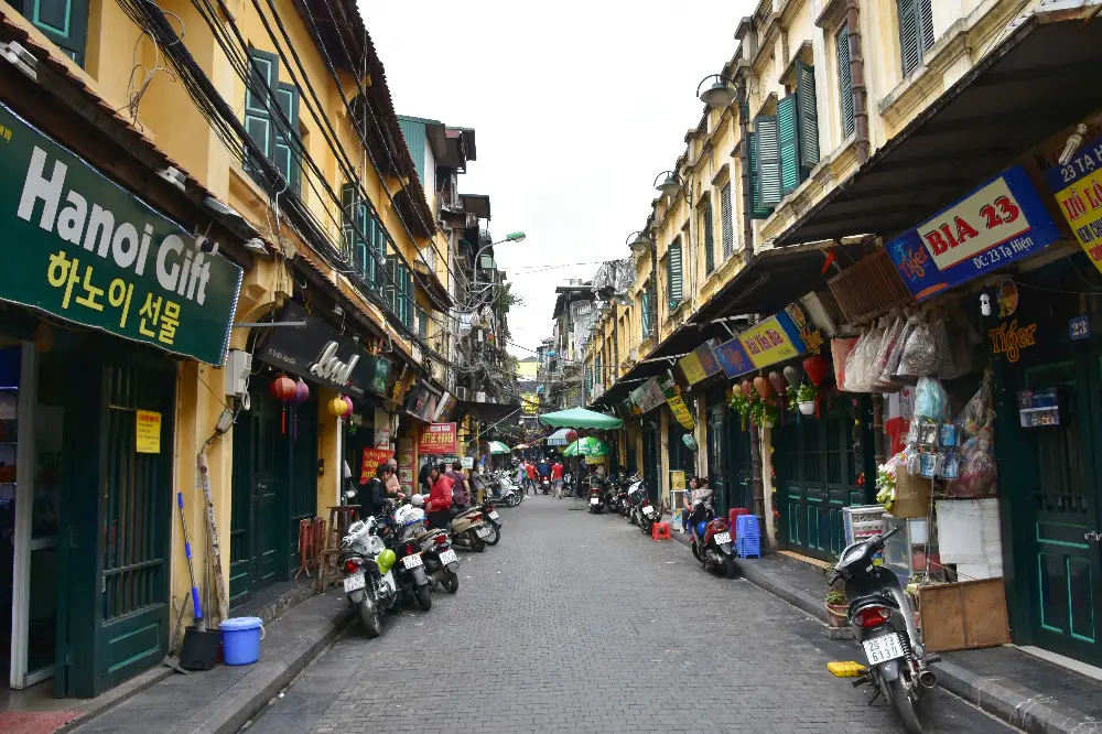 Walking Exploration around Hanoi Old Quarter
