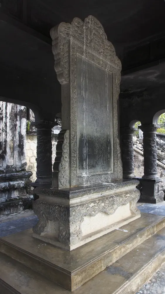 Walking Exploration around Khai Dinh Tomb in Hue