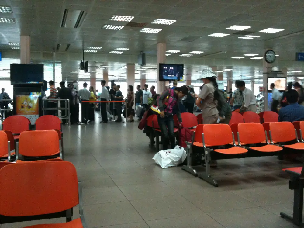 Boarding Gates at SGN - Sedan Meet-and-Greet