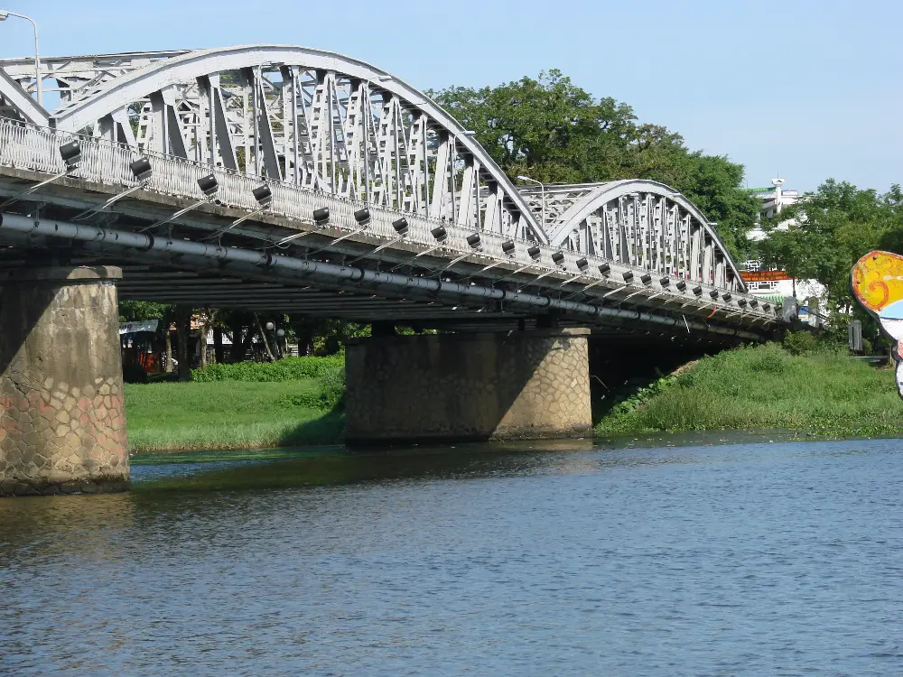 Photography Route at Truong Tien Bridge in Hue