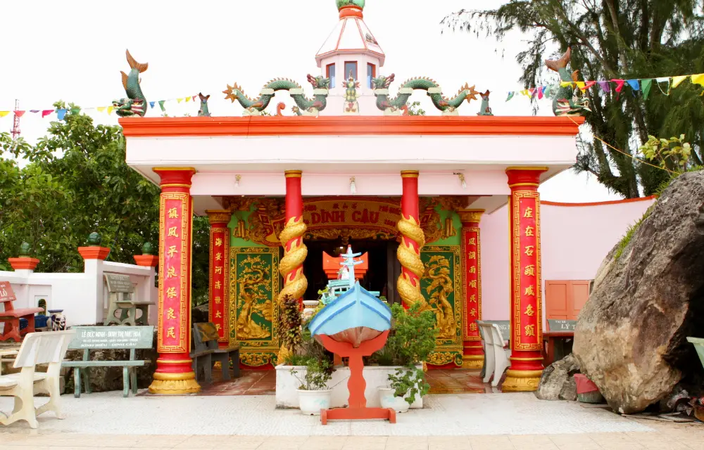 Photography Route at Dinh Cau Temple in Phu Quoc