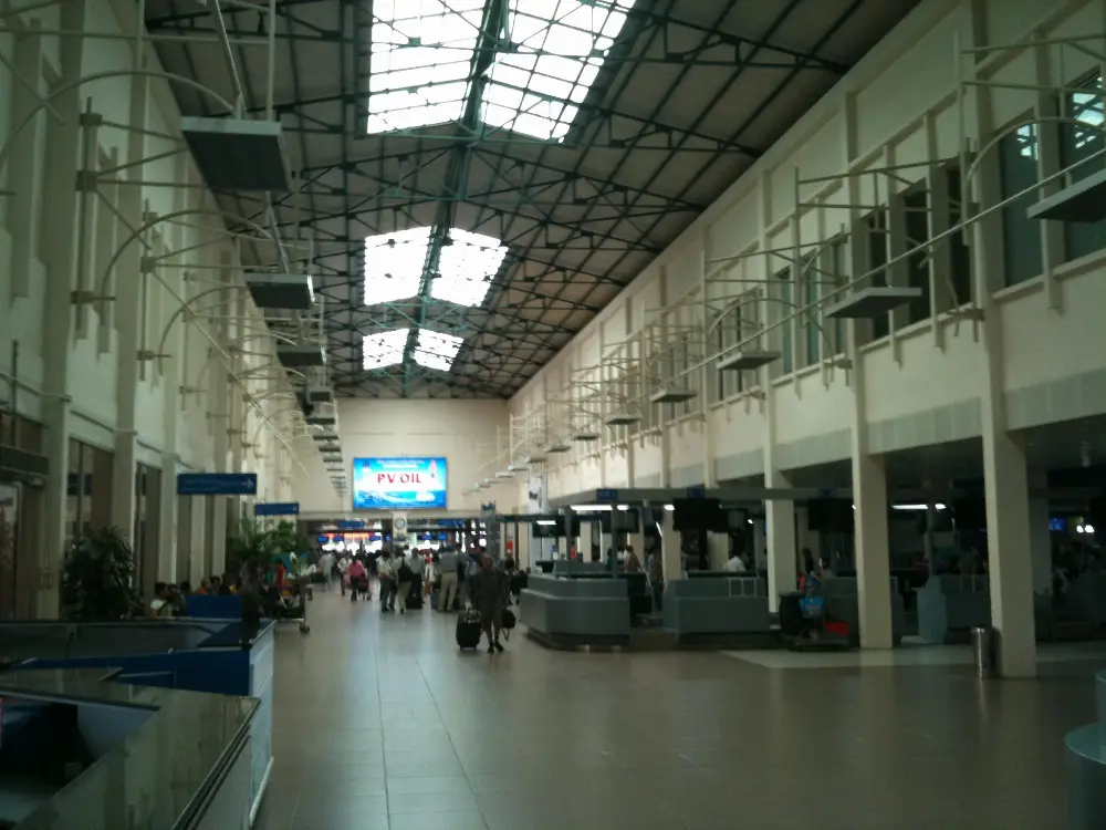 Tan Son Nhat Domestic Hall - Sedan Meet-and-Greet